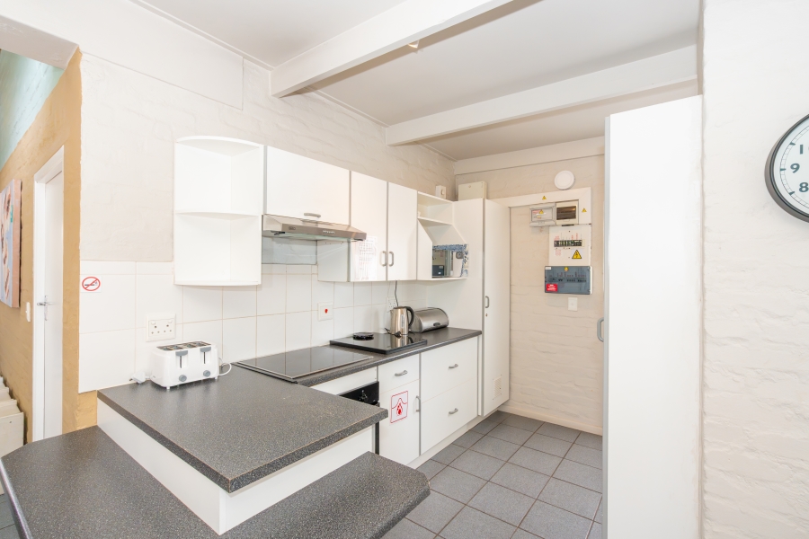 6 Bedroom Property for Sale in Middedorp Western Cape